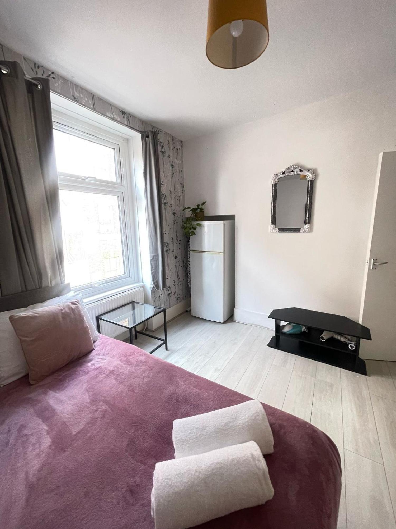 Lovely 2 Bed Flat 2 Floor Miles London Exterior photo